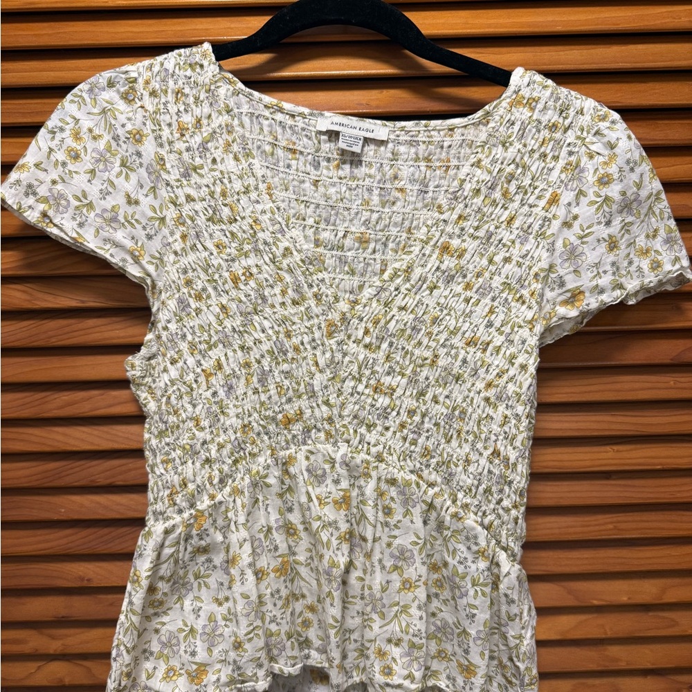 🌊Buy 2 get 1 Free 🌊 America Eagle Smocked Floral Top